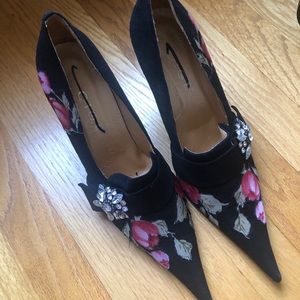 QIGE HEELS IN FLORAL PRINT